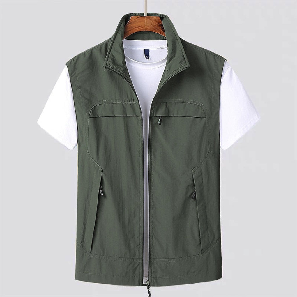 Breathable men's quick-drying vest, lightweight activewear for sports, gym, or summer casual. Optimal comfort.