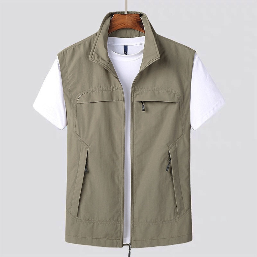 Stylish men's quick-dry athletic vest. Sleeveless design for gym, running, or breathable summer casual wear.