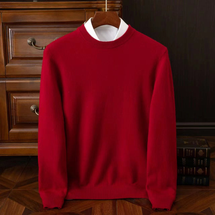 Versatile men's Redmond long-sleeve knitwear, offering effortless winter style & everyday comfort.