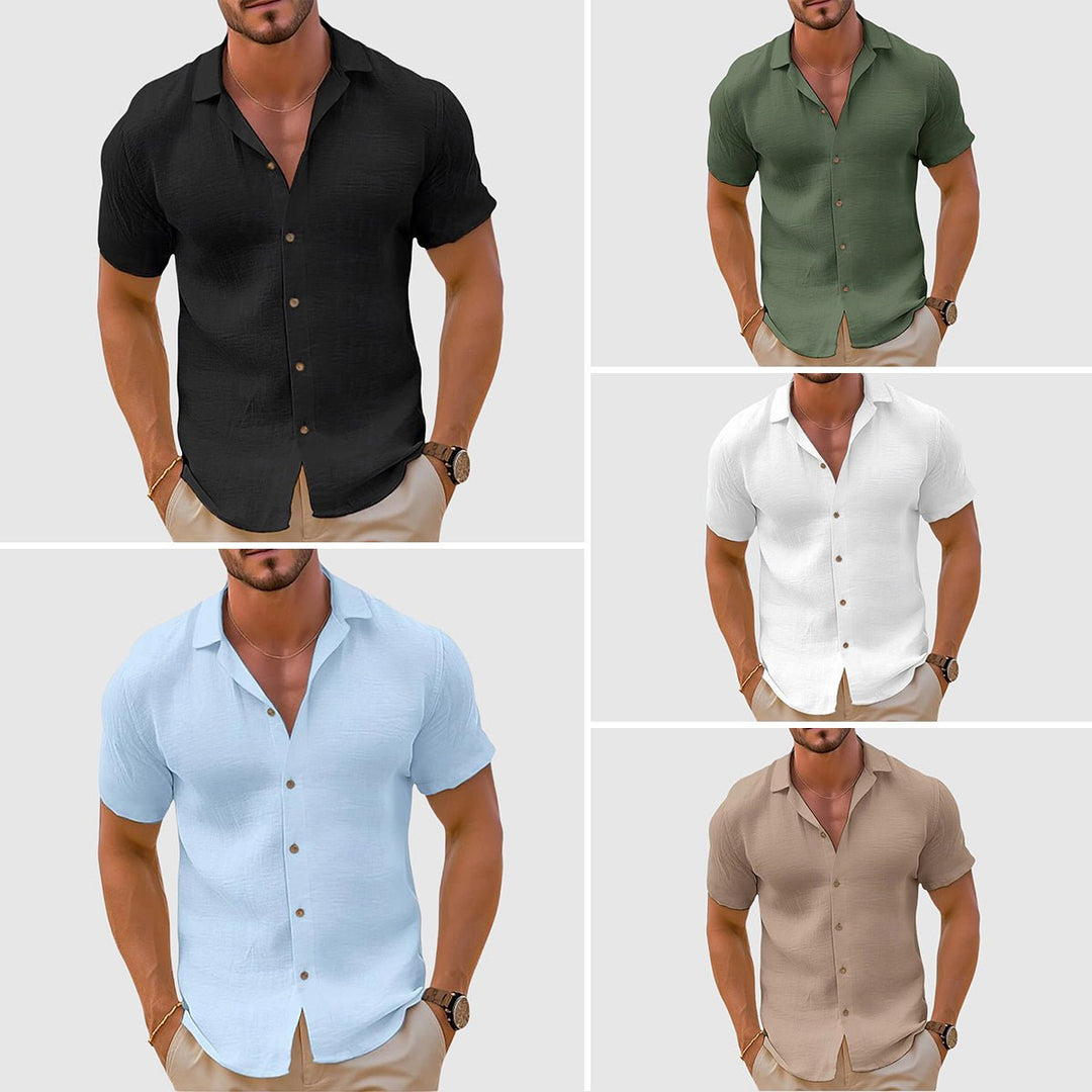 Effortless style & comfort: men's relaxed fit collared short sleeve shirt for versatile wear.