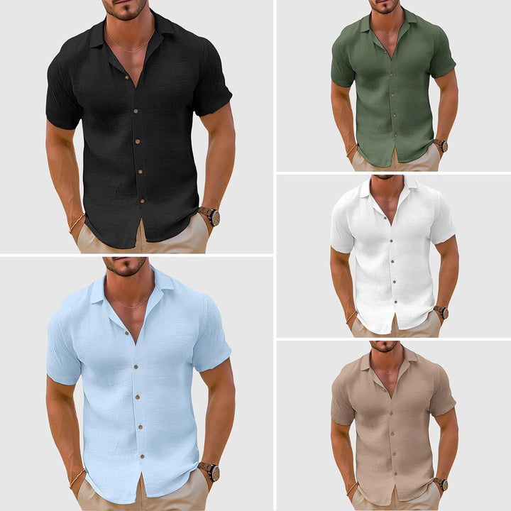 Effortless style & comfort: men's relaxed fit collared short sleeve shirt for versatile wear.