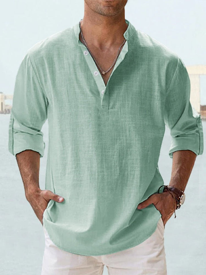 Breathable men's relaxed fit summer shirt, short sleeve, keeping you cool and comfortable in summer.