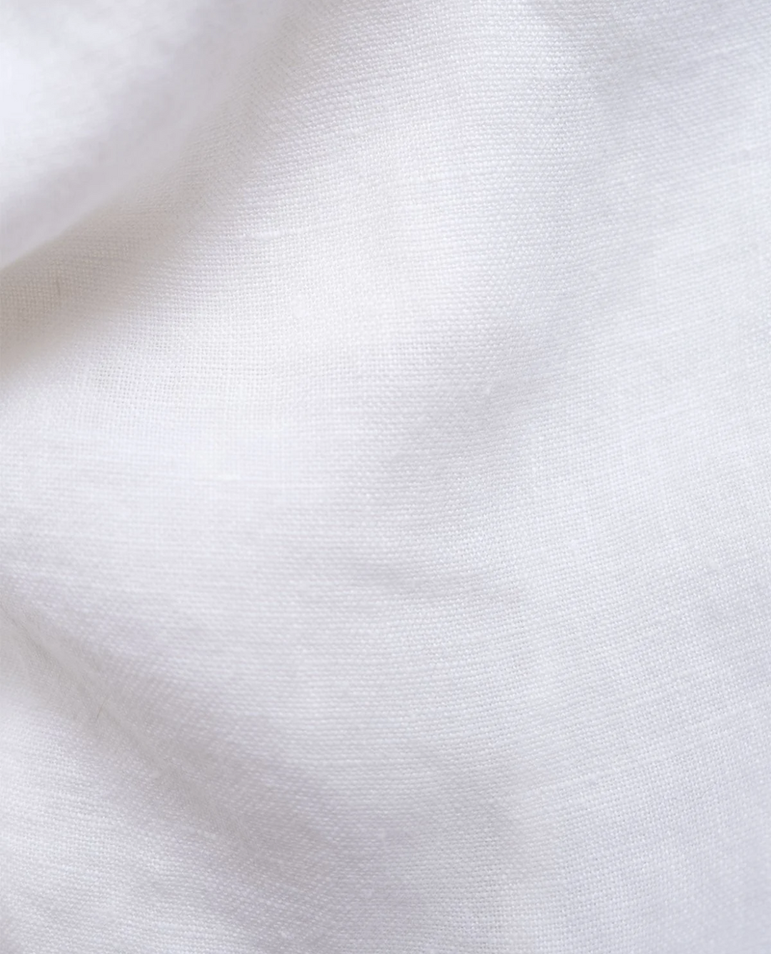 Men's comfortable relaxed fit shorts, featuring breathable fabric and a practical drawstring for summer days.
