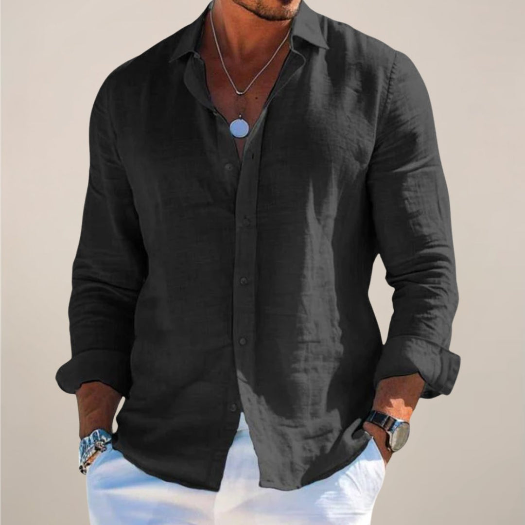 Modern men's long sleeve button shirt in a relaxed fit. A comfortable and versatile menswear top.