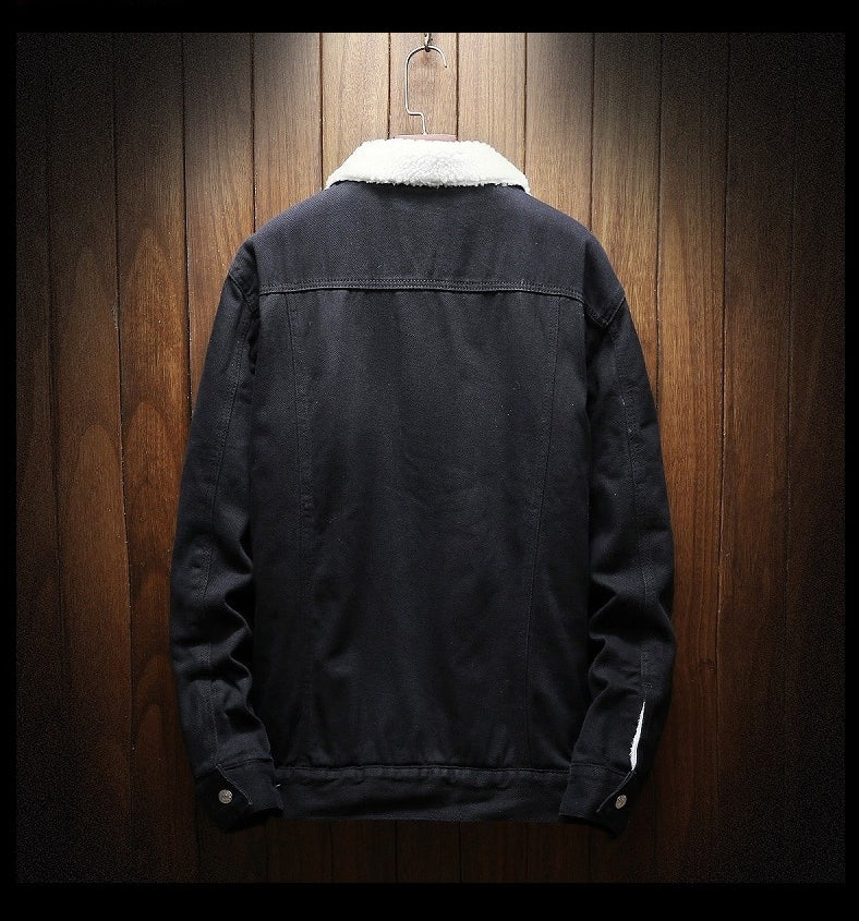 Warm men's fleece-lined retro denim jacket, essential winter outerwear for casual, stylish layering.
