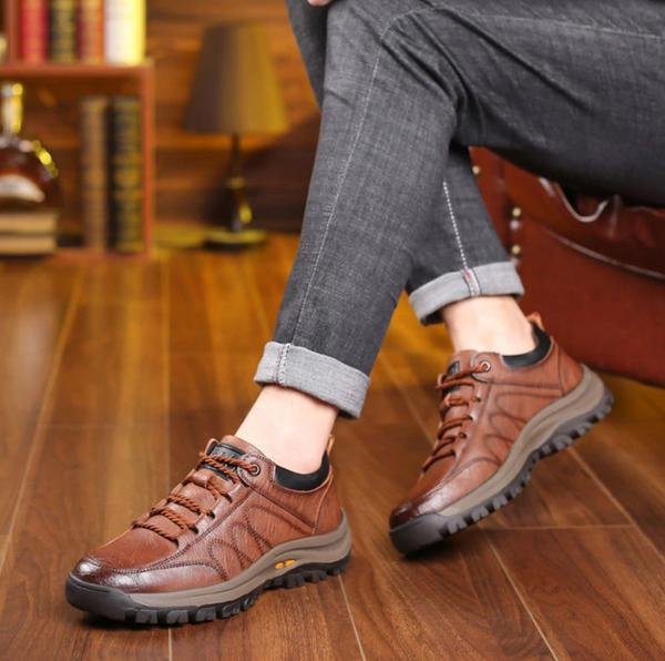 Smart casual men's lace-up shoes, featuring a rugged look and comfortable design for all-day wear.