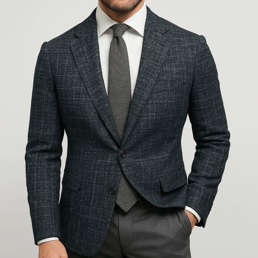 Men's business blazer, modern tailored fit. Sharp & elegant, suitable for formal occasions and professional style.
