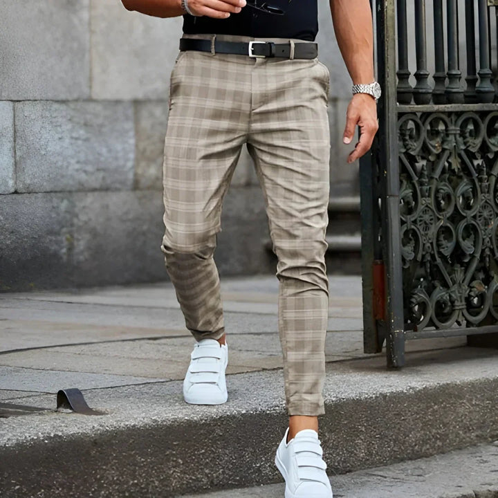 Versatile men's slim fit checked cropped pants, ideal for fashion-forward casual or formal wear.