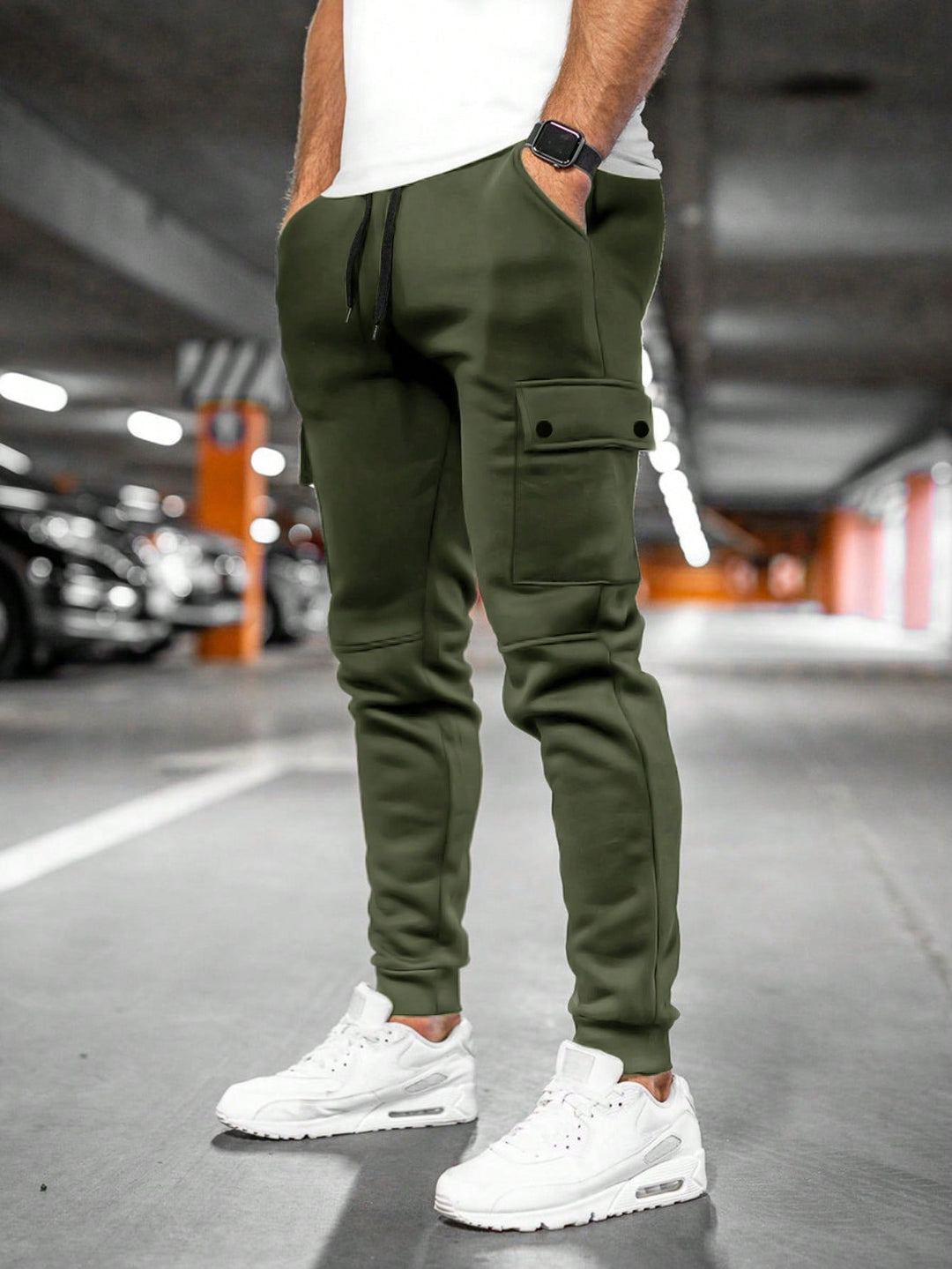 Essential men's slim-fit bottoms, offering streetwear style and ultimate everyday comfort.