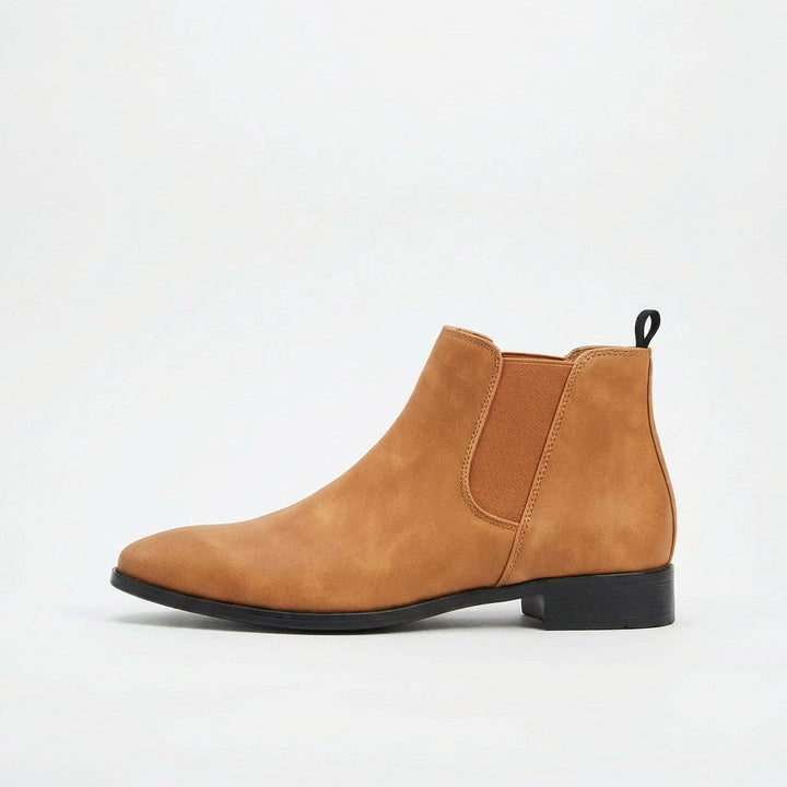 Men's Stratton Chelsea casual boots, versatile ankle footwear for relaxed daily and weekend styles.
