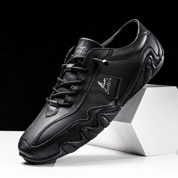 Round toe men's lace-up sneakers, perfect for stylish casual wear.