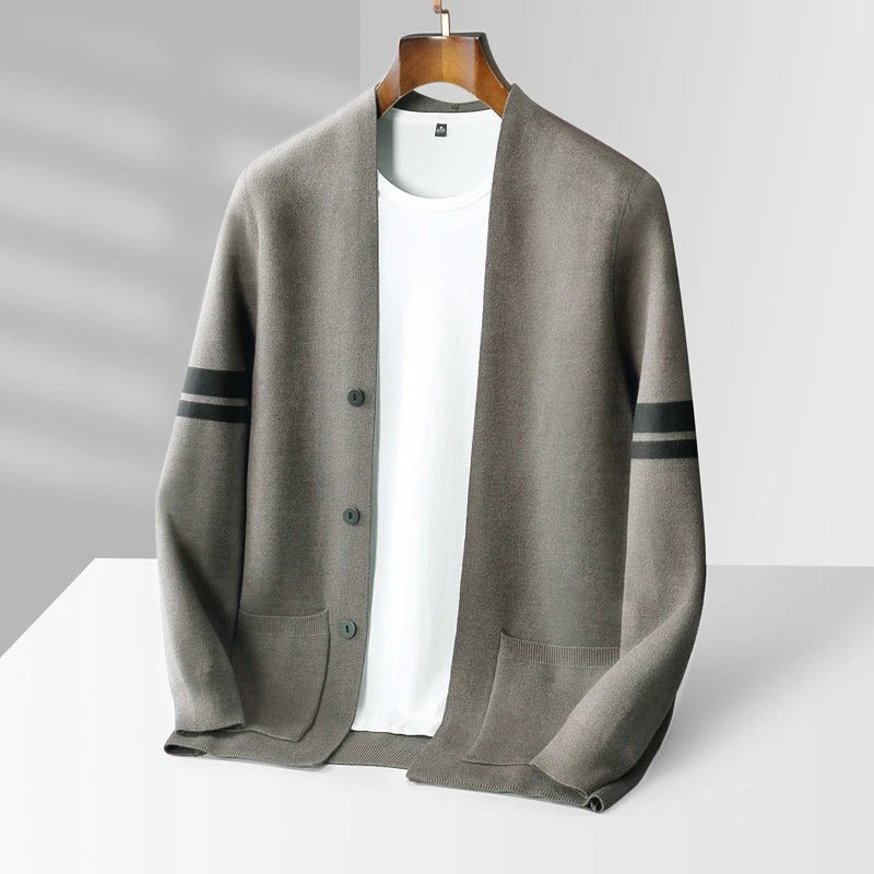 Casual men's long sleeve cardigan sweater with practical pockets, great for a relaxed spring or fall look.