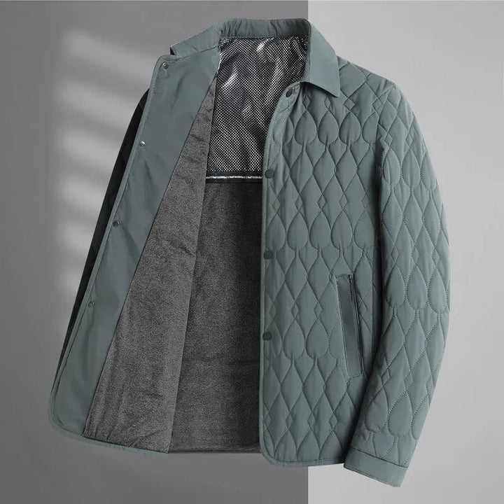 Versatile men's quilted button-down jacket, ideal for casual layering and everyday wear in fall.