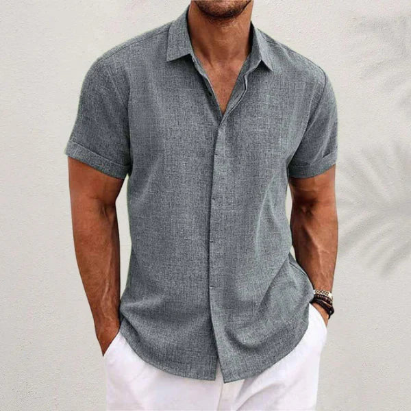 Smart Casual Men's Short Sleeve Shirt with collar, a modern button-down for any occasion.