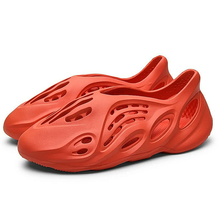 Comfortable men's ultra-light slip-on shoes. Breathable summer casual footwear, ideal for easy everyday wear.