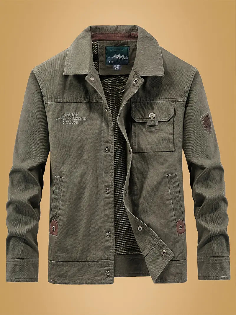 Retro men's autumn jacket, lightweight for warmth. Classic button-up style for versatile fall fashion.