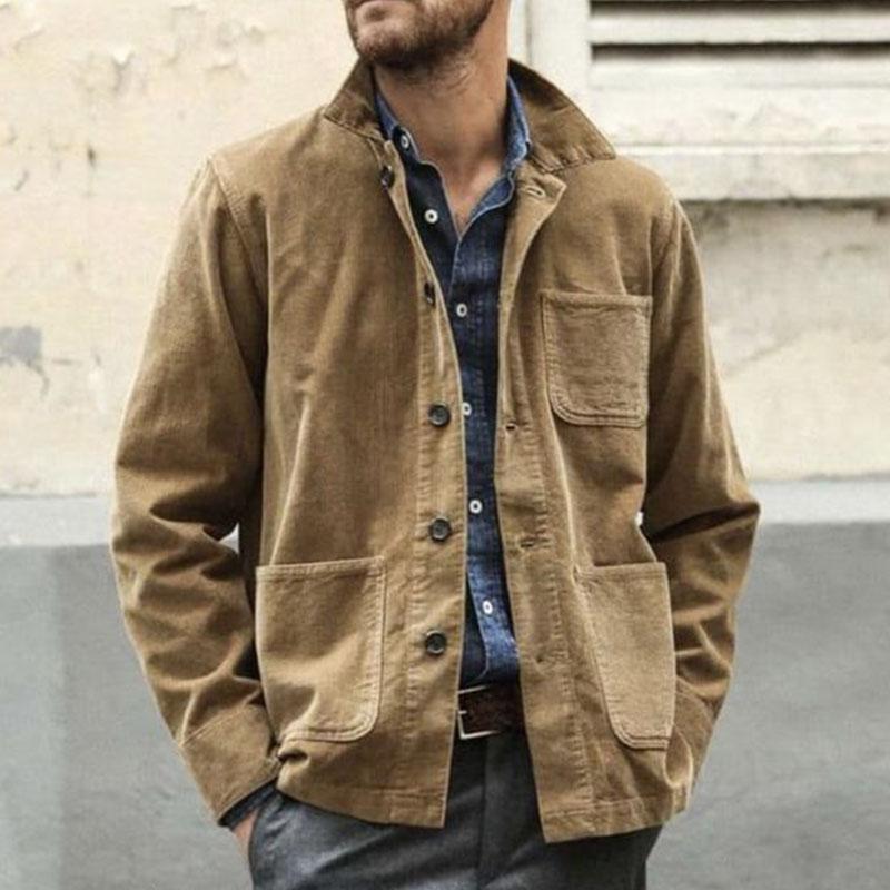 Stylish men's mid-season lapel jacket in camel, featuring practical flap pockets for everyday fashion.