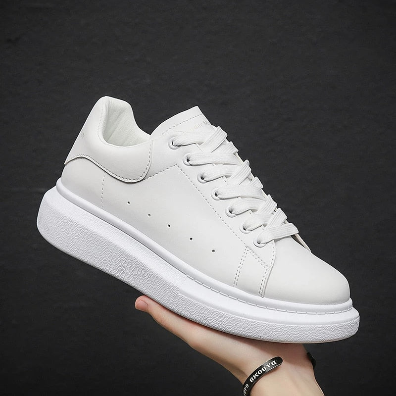 White men's casual platform shoes, featuring a sleek lace-up design. Ideal for trendy, comfortable everyday wear.