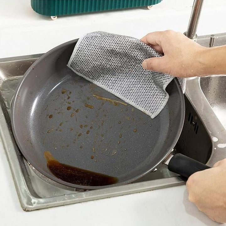 Wire cleaning cloth suitable for multipurpose cleaning, from dishes to countertops