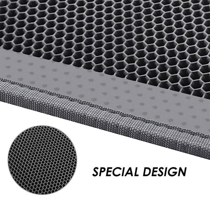Two-layer design of a non-slip cat litter mat, separating trapped litter for easy disposal, home cleaning
