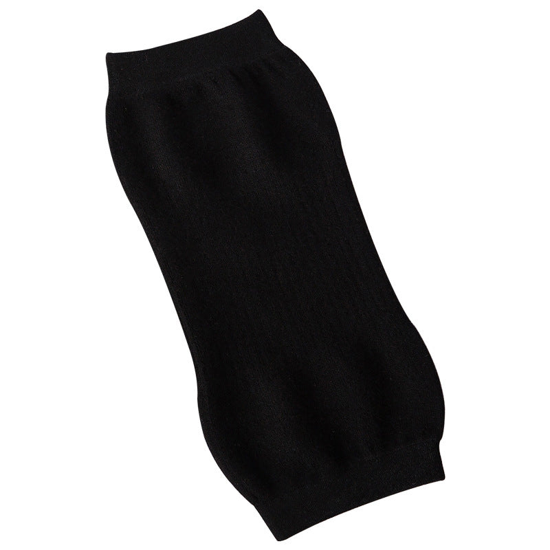 Cashmere knee warmer, side view, illustrating its soft thermal layer for joint protection