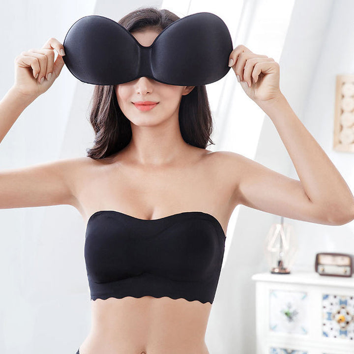 Comfortable plus size strapless push up bra, designed with seamless fabric.
