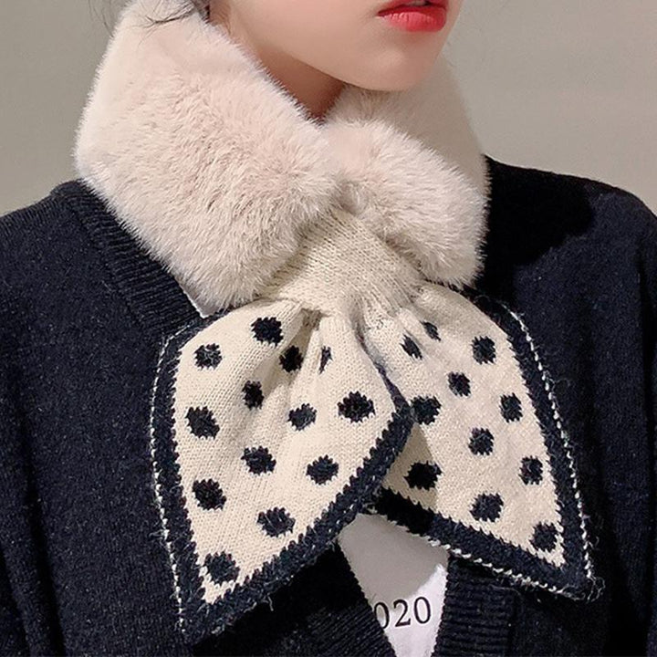 Stylish women's faux fur plush scarf, adding a touch of luxury to winter ensembles.