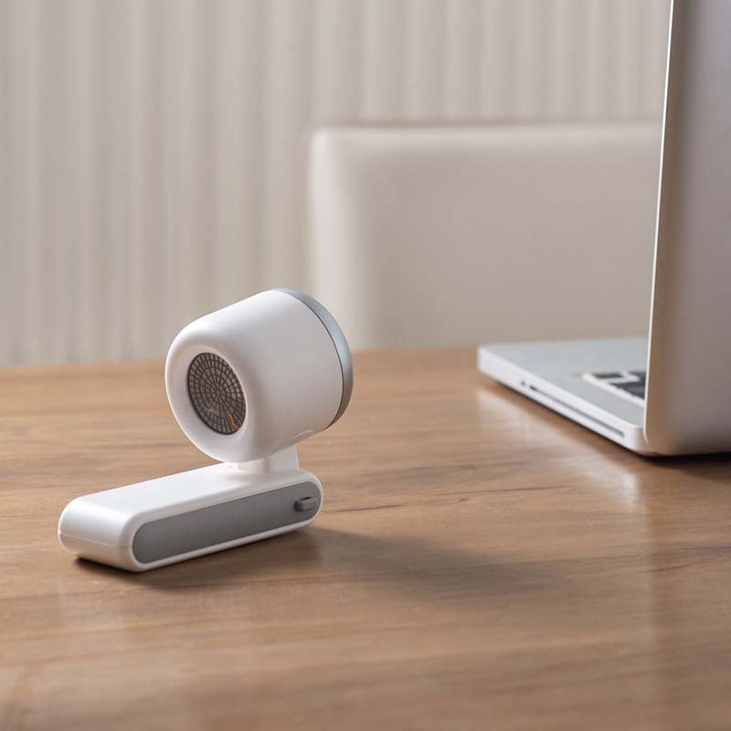 Powerful high-speed turbine fan, small enough for travel, big on cooling