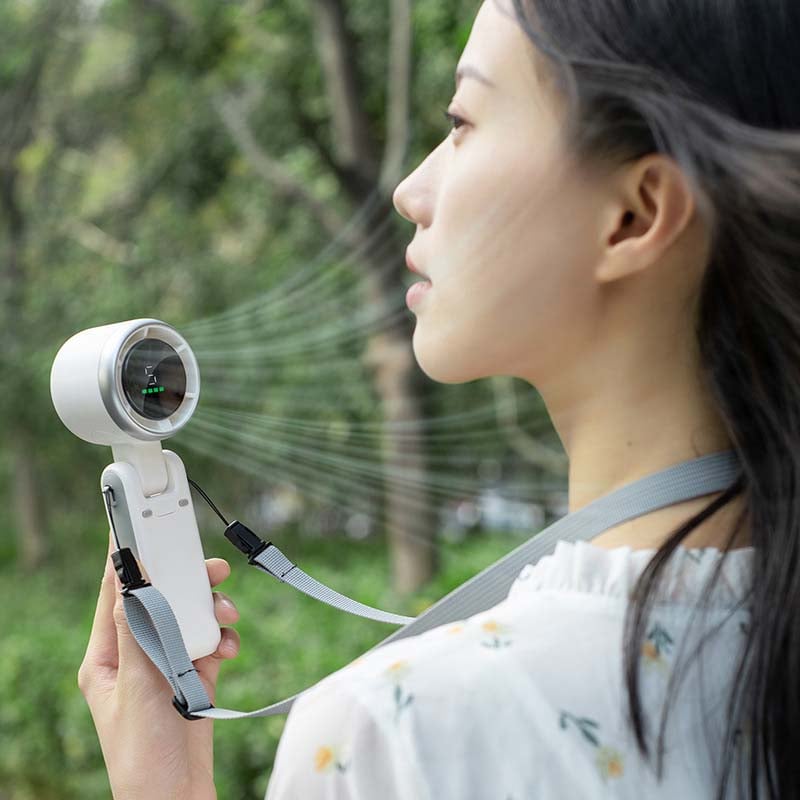 Essential travel accessory: high-speed turbine portable fan keeps you cool