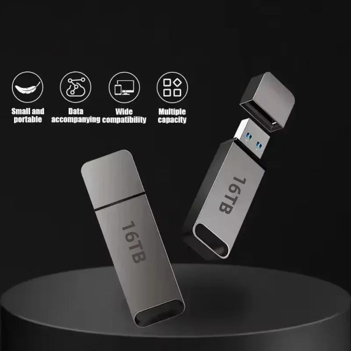 Portable USB 3.2 external drive, Windows & Mac compatible, high-speed data backup.