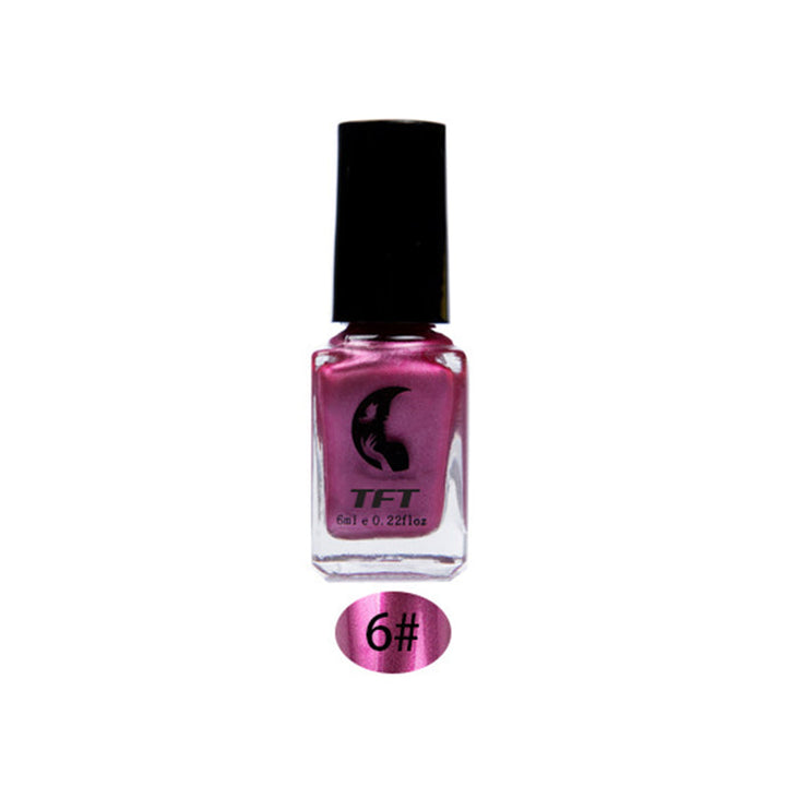 Vibrant mirror effect nail polish, delivering an intense metallic shine for nails