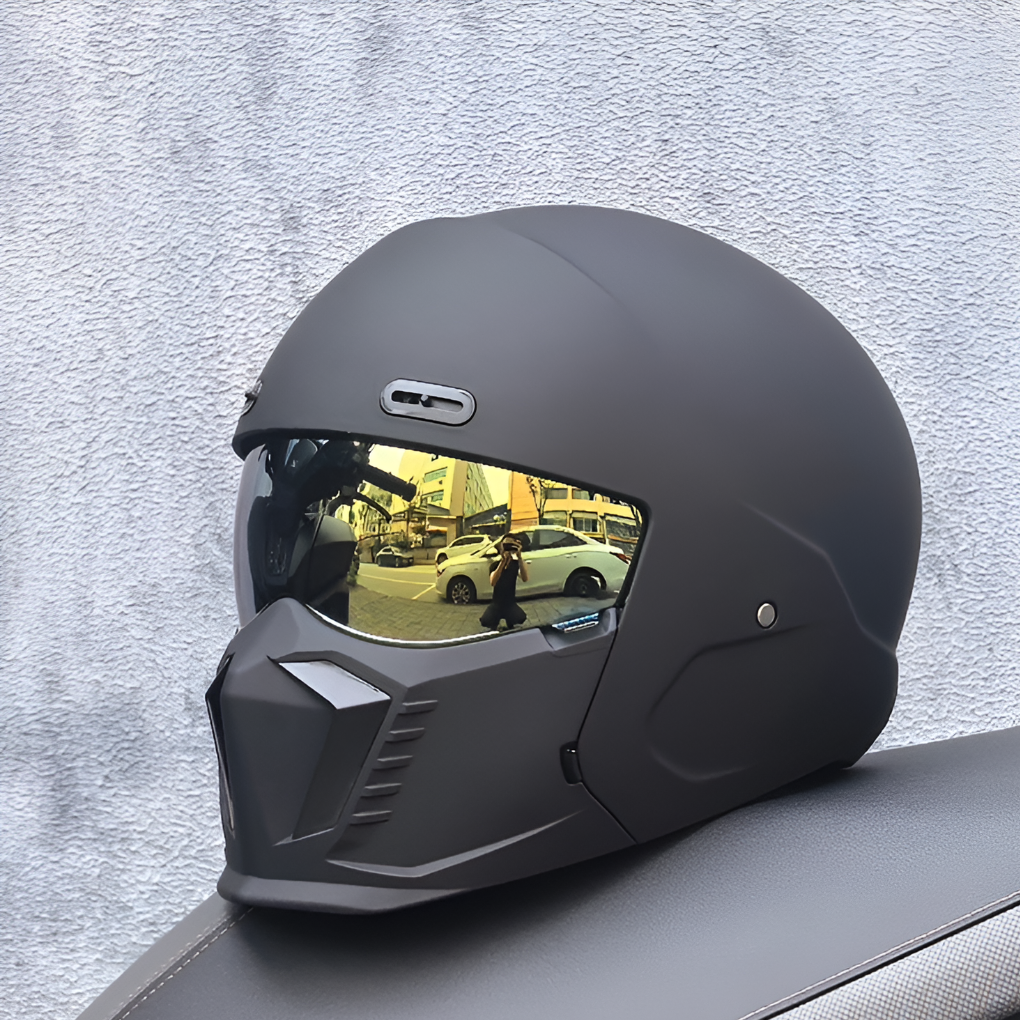 Retro motorcycle helmet, DOT/ECE approved, unisex vintage style for safe riding gear and accessories.