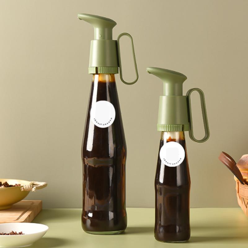 Kitchen gadget: reusable pump dispenser for syrup or sauce. Easy to clean