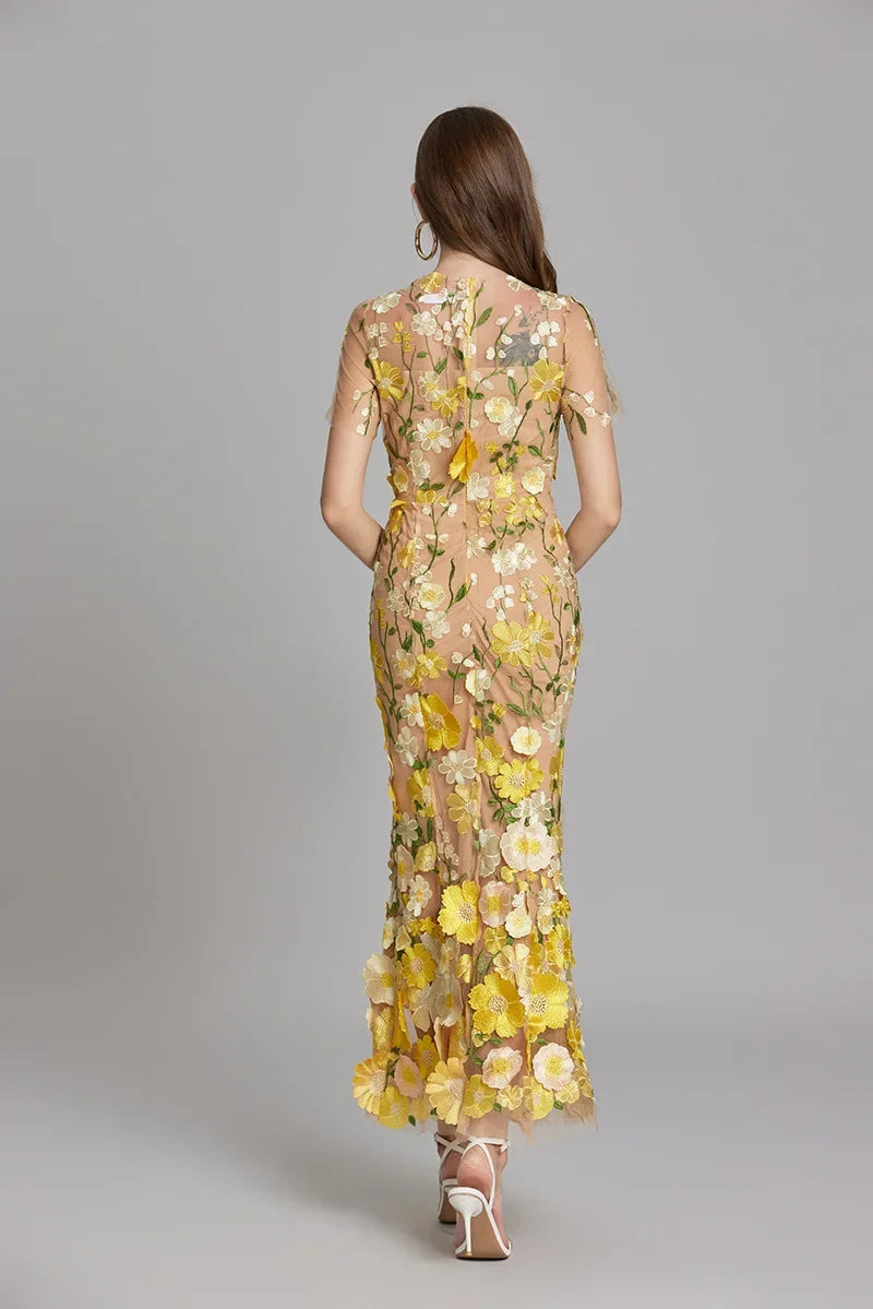 Prom night ready: women's romantic floral appliqué mermaid formal dress.