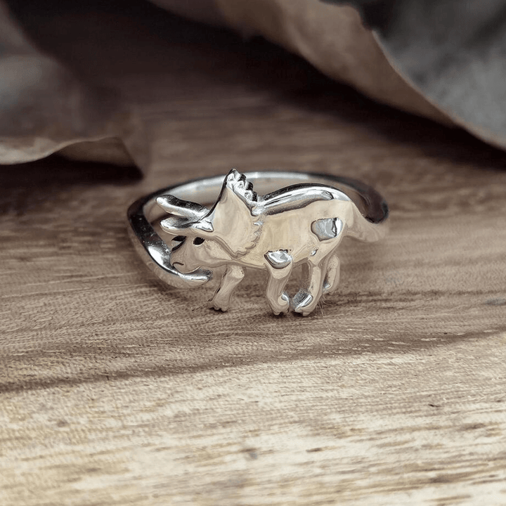 Unisex adjustable sterling silver dinosaur ring, detailed prehistoric animal design, fashion accessory