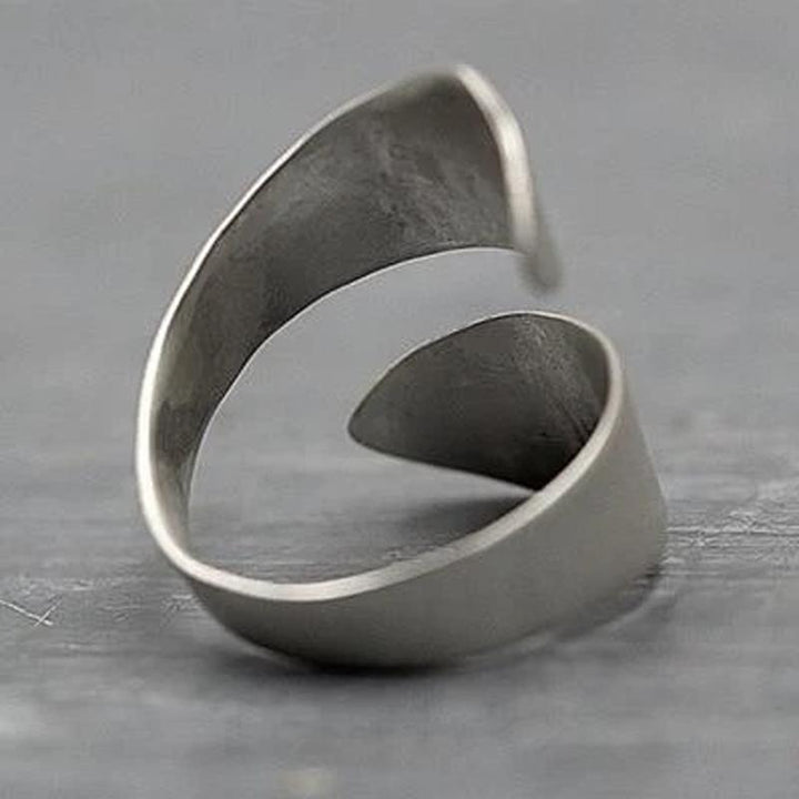 Fashionable women's adjustable silver ring, showcasing a beautiful mountain landscape