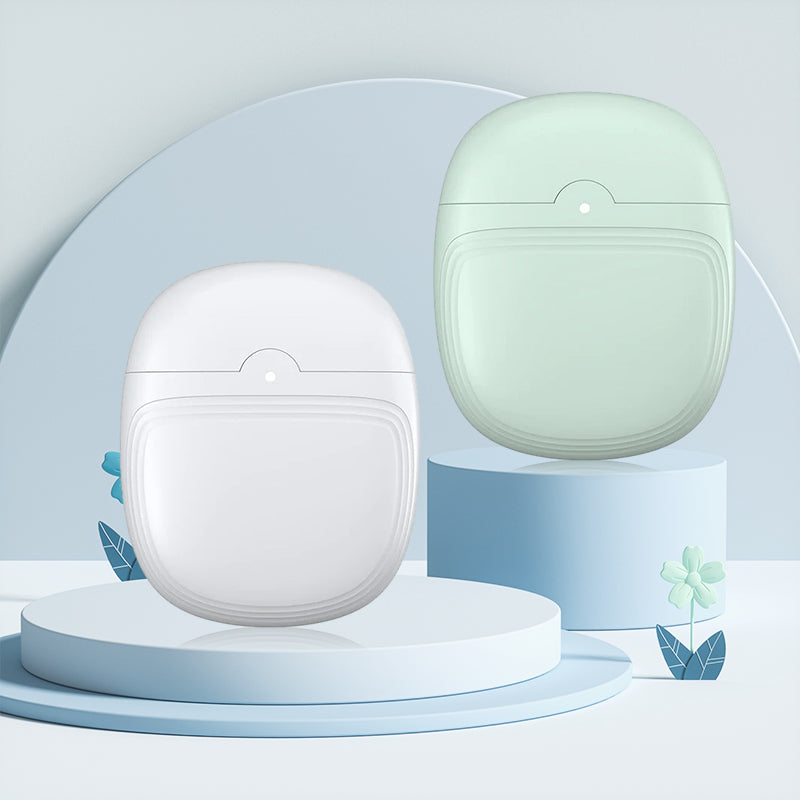 Packaging of the smart automatic electric nail clipper, highlighting 'night light' and 'rechargeable' features.