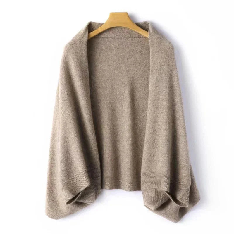 Elegant camel wool wrap, a versatile women's shawl. Luxurious & cozy, ideal for any outfit.