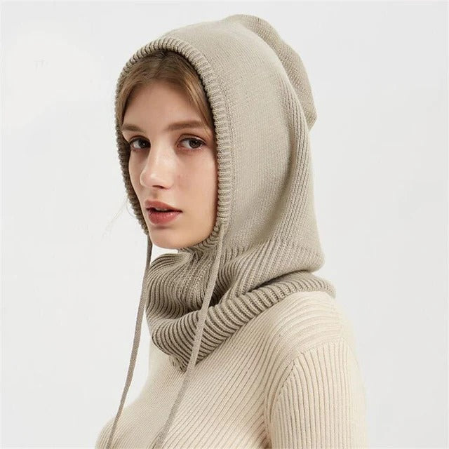 Adjustable soft wool slouchy beanie for women, offering versatile winter fashion & snug warmth.
