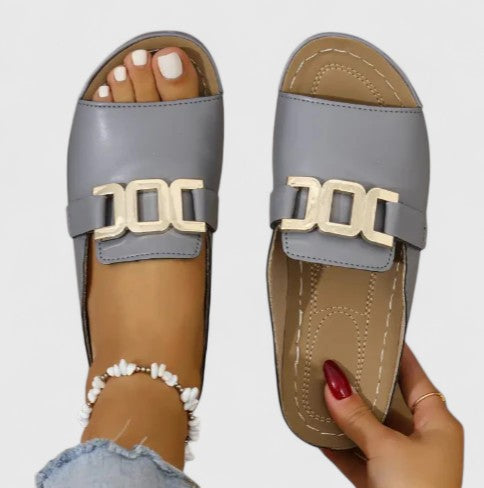 Orthopedic women's sandals with non-slip sole, ensuring ultimate comfort and sophisticated style for casual summer days.