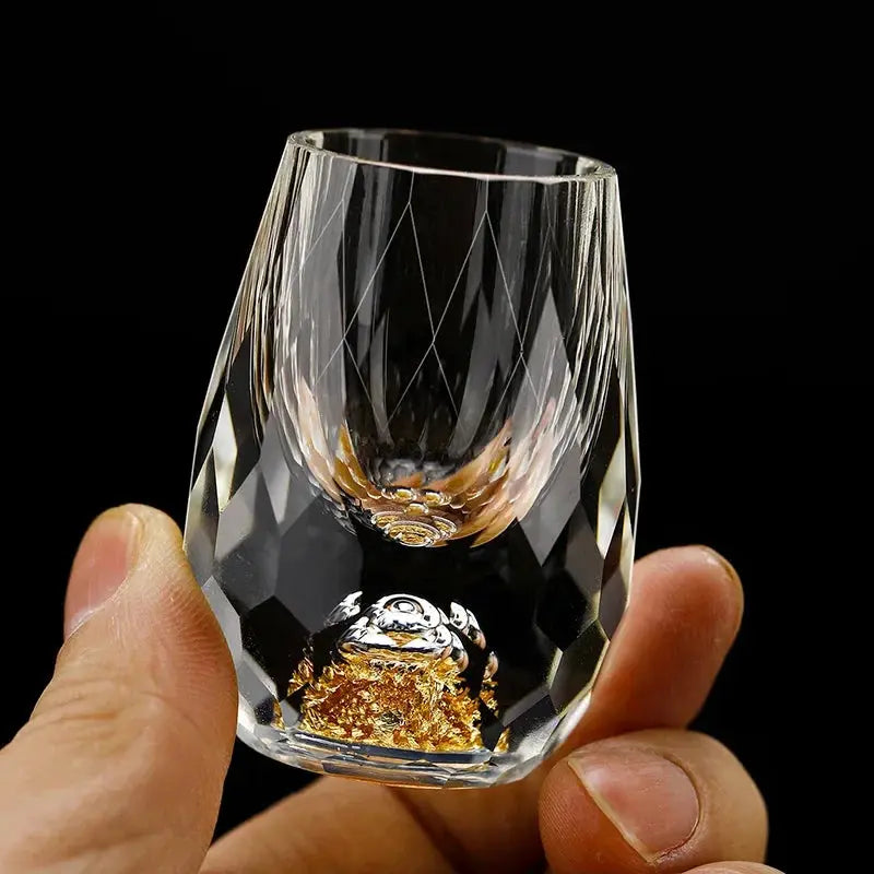 Sparkling 6-piece elegant cut crystal shot glass set, perfect for liqueur, entertaining, or a luxury home bar gift.