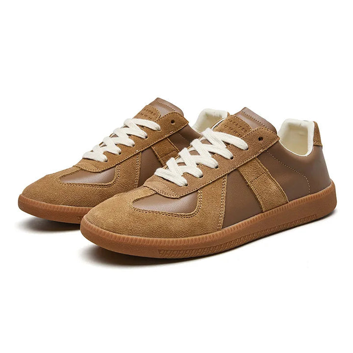 Stylish men's casual lace-up low-top sneakers, perfect for daily comfort and versatile wear.