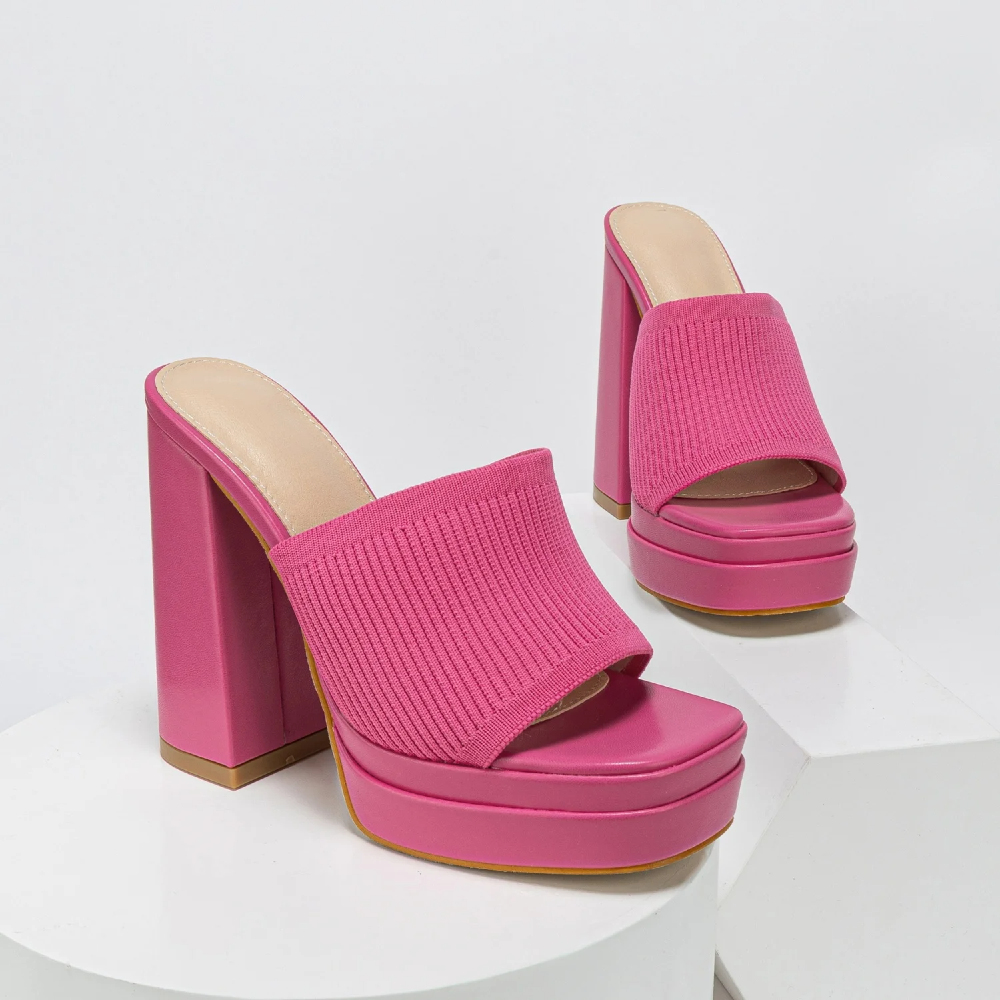 Women's platform sandals with secure, adjustable straps, ensuring a perfect, comfortable fit for daily wear.