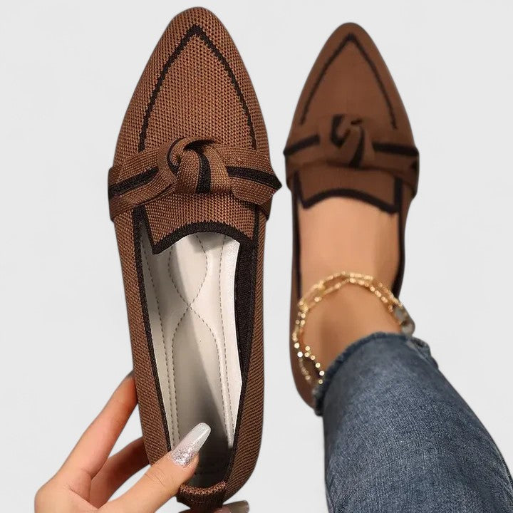 Casual women's flats with orthopedic arch support for comfortable all-day wear.