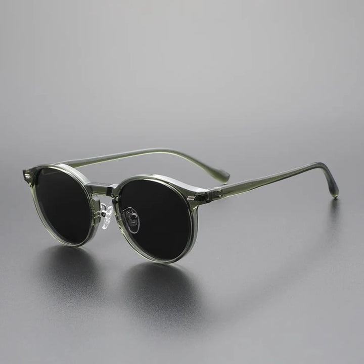 Women's stylish round leopard print sunglasses, featuring UV400 protection and durable scratch resistance.