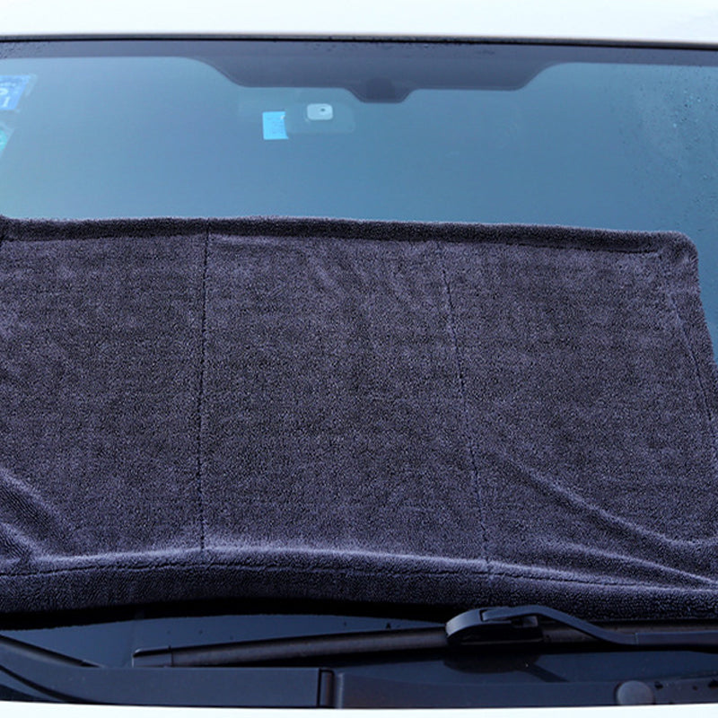 Soft, absorbent twist pile microfiber cloth, ensures a spotless finish on vehicles