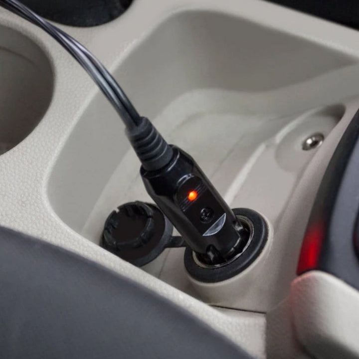 Unisex 12V heating blanket for car, an ideal accessory for staying warm on winter journeys