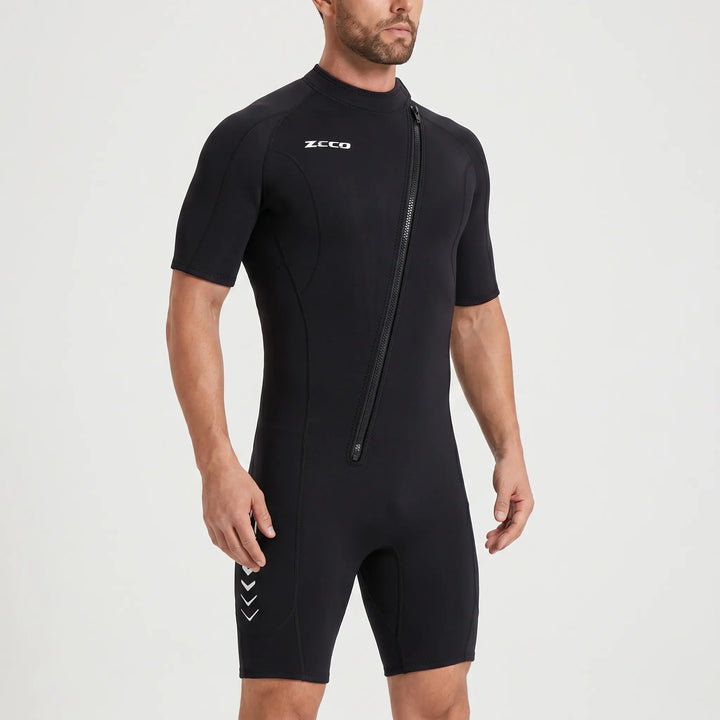 Lightweight 3mm unisex shorty wetsuit with easy-entry front zip, great for snorkeling.