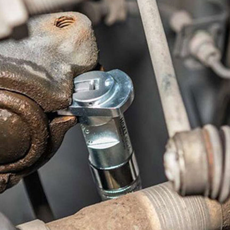 Precision automotive strut spreader tool for easy alignment during repairs