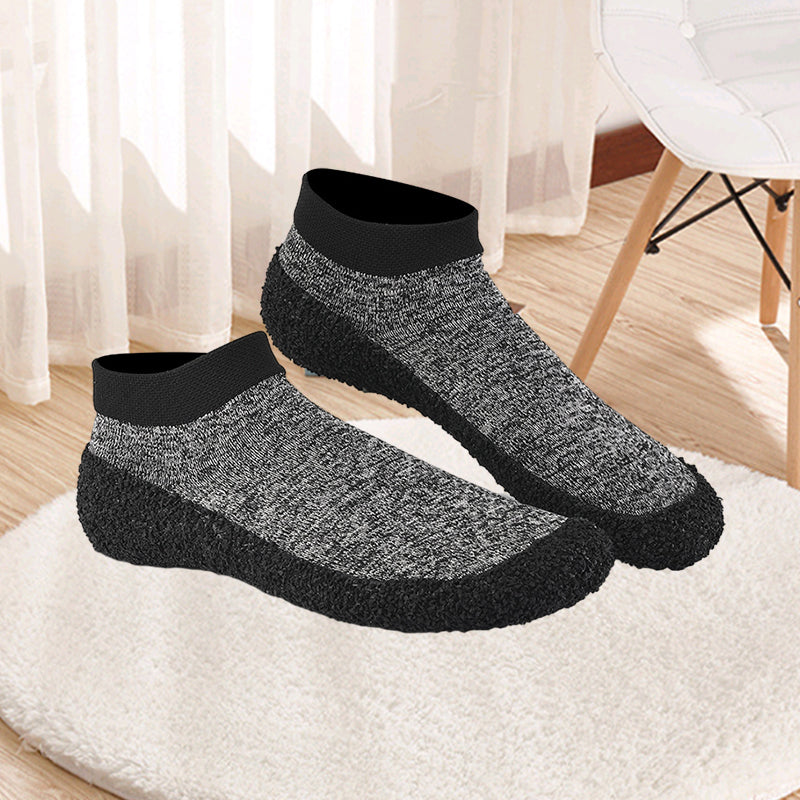Lightweight aqua fitness socks, quick-dry material, great for gym and travel.